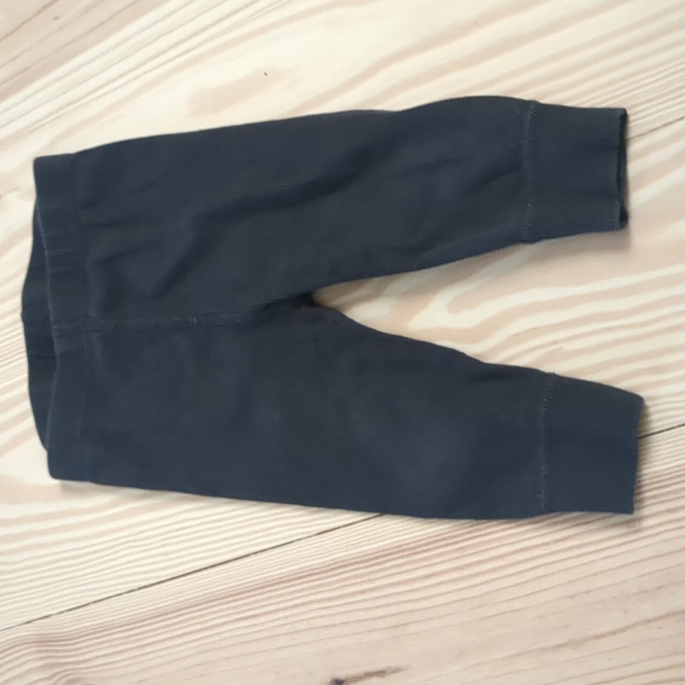 Black leggings
